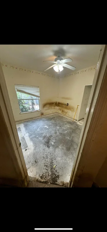 One Stop Restoration Of Fl team providing Water damage restoration service in Eagle Lake